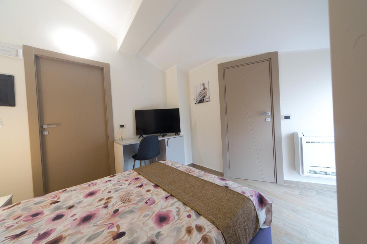 Slow Chic Apartment Beb Policlinico مسينا المظهر الخارجي الصورة